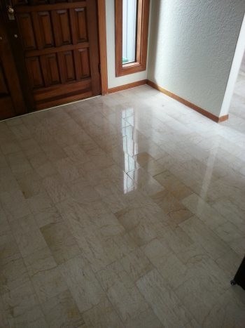 Floor Cleaning and Waxing in TX by Complete Clean Water Extraction